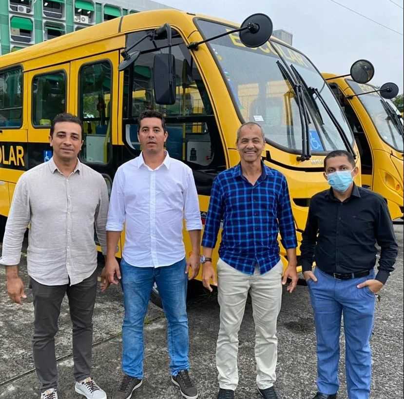 Camacã: Prefeito Paulo do Gás vai a Salvador em busca de melhorias para o município e ganha mais um ônibus escolar